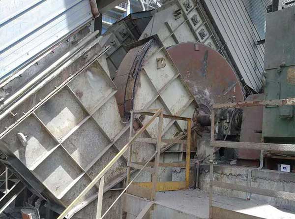 干燥機(jī)廢氣風(fēng)機(jī)使用現(xiàn)場(chǎng)、